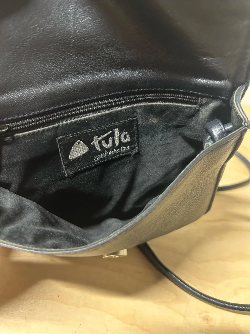 Vintage Tula Classic Small Black Leather Crossbody Shoulder Bag c1990s, EUC